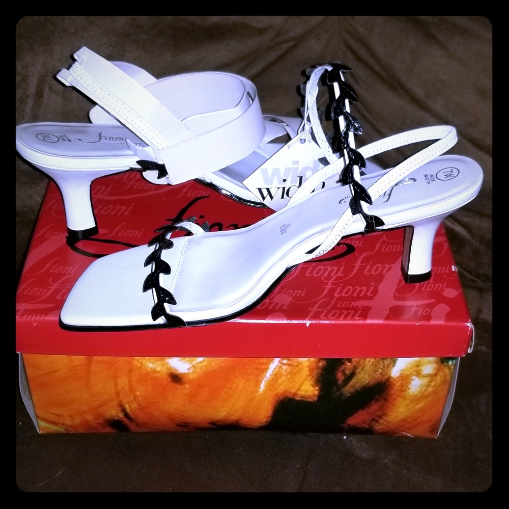Fioni Women's Shoe